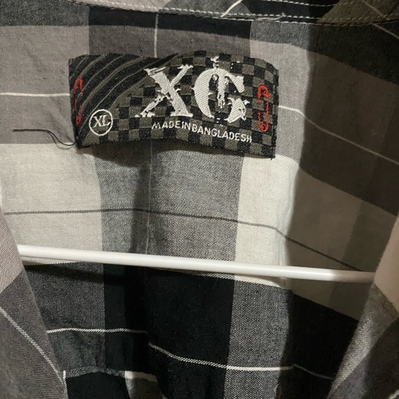 Boy’s Plaid Short-Sleeve Shirt - Picture 2 of 2